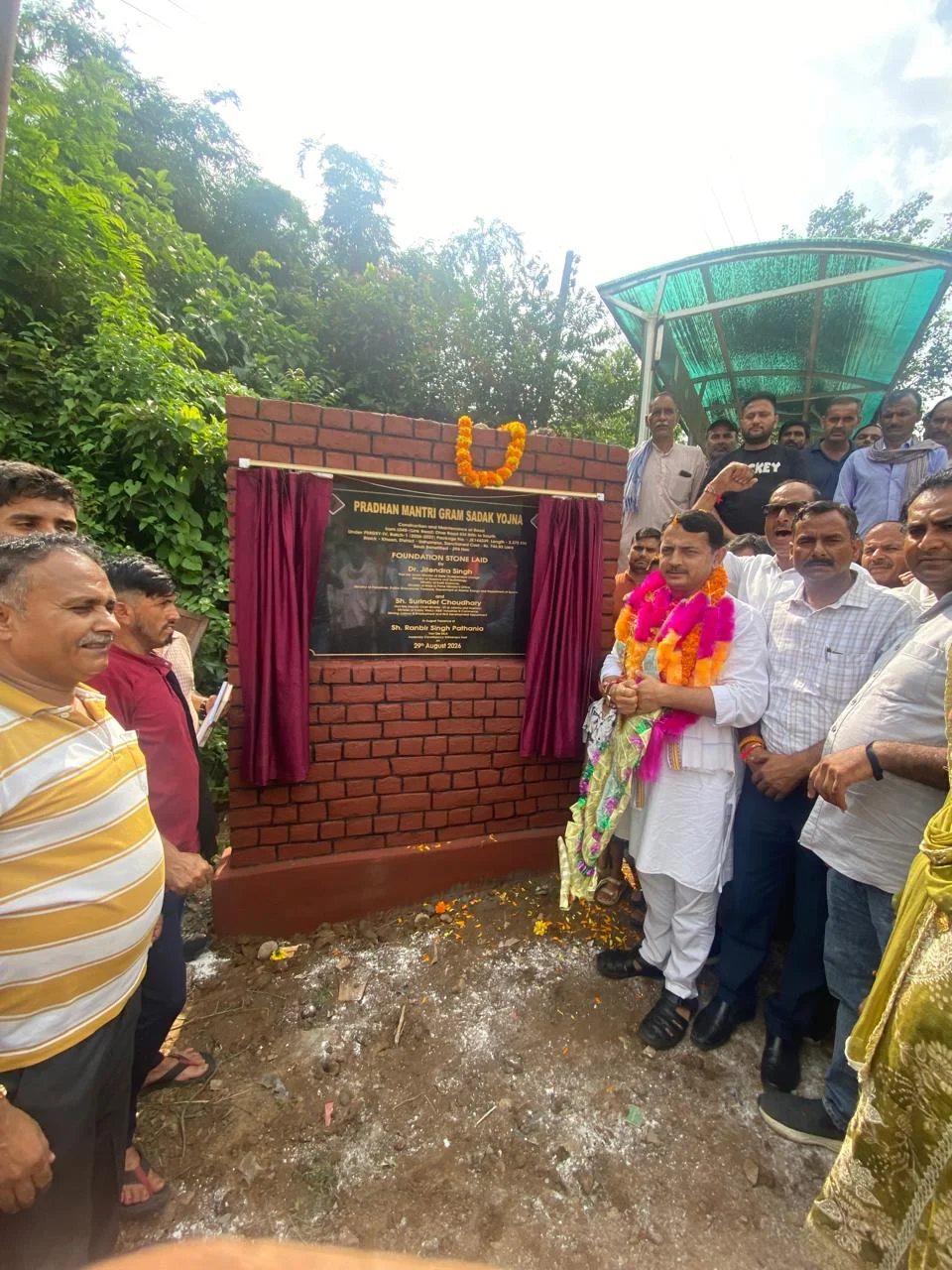 Pathania slams NC Govt over backtracking on allotment of 5-marla land to landless