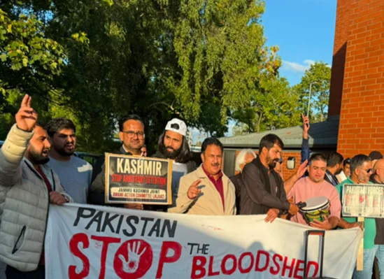 Kashmiri Diaspora Stages Protest in Manchester Over Rights Concerns in PoJK
