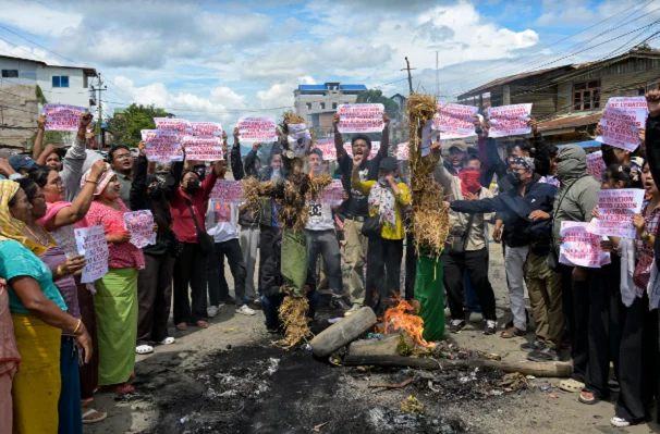 Manipur NRC Stir: Protesters Burn Effigies of CM, Home Minister