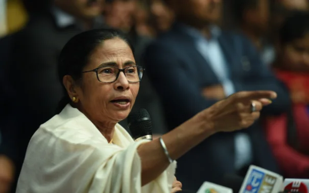 ‘Chor, chor’ slogans greet Mamata in Kolkata, days after Halisahar protest