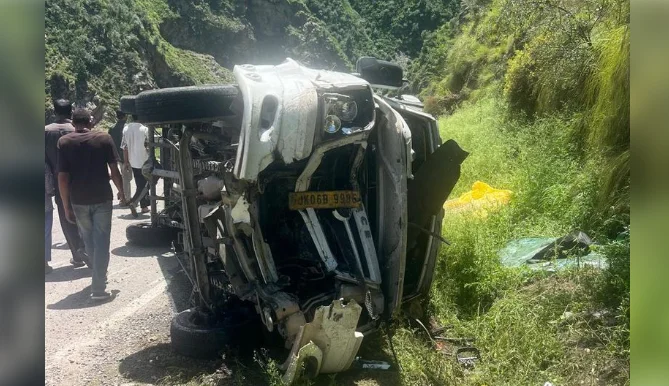 10 Injured as Tempo Overturns on Batote-Doda Road