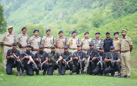 DGP Nalin Prabhat Reviews Security Preparedness At TOBs In Ganderbal