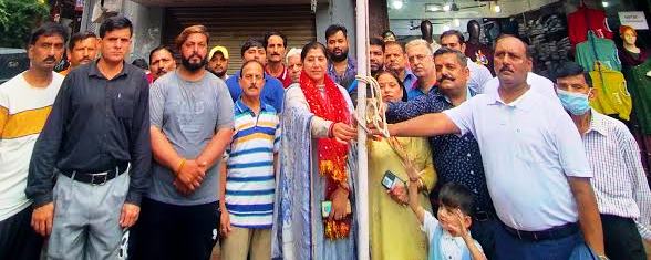 Dy Mayor terms this day historical for Nation,Hoists Tricolor to celebrate 5th August Eve.